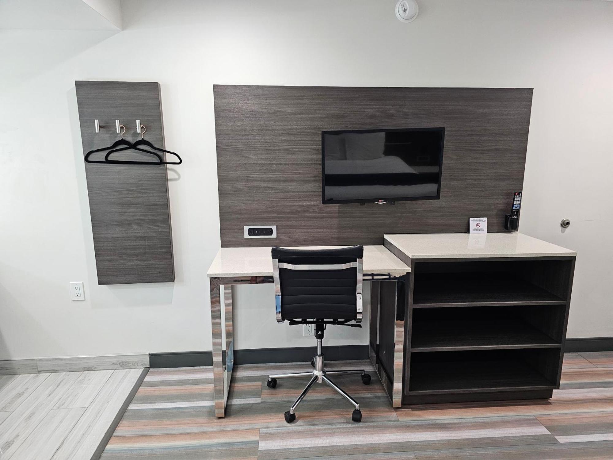 Travelodge Inn & Suites By Wyndham Fullerton Exteriör bild