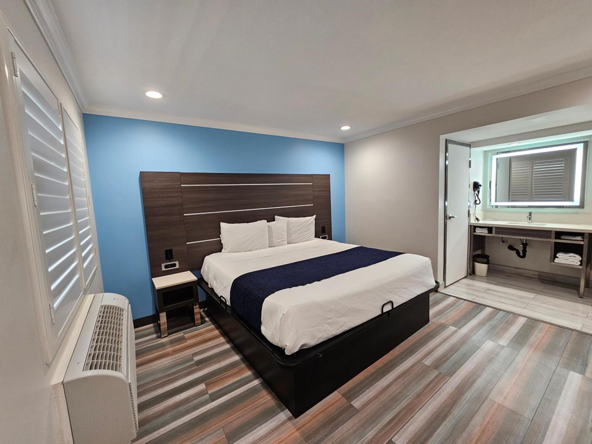 Travelodge Inn & Suites By Wyndham Fullerton Exteriör bild